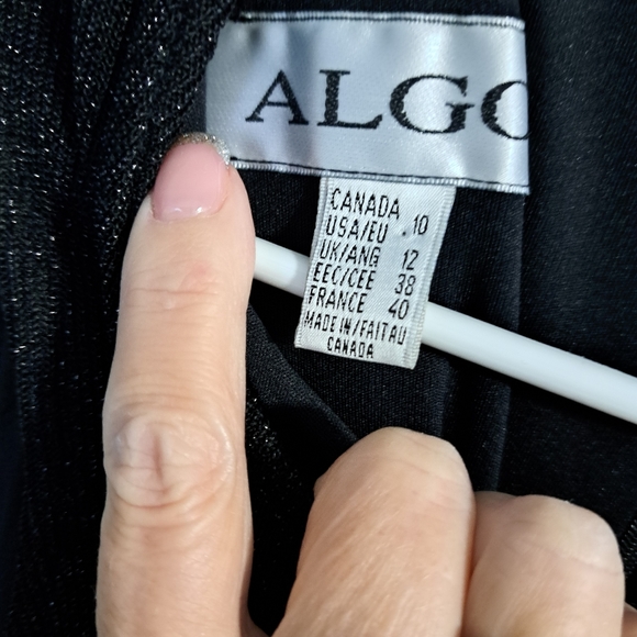 Algo dress.  Lined with a silver shine...  Holidays!!! - Picture 4 of 4
